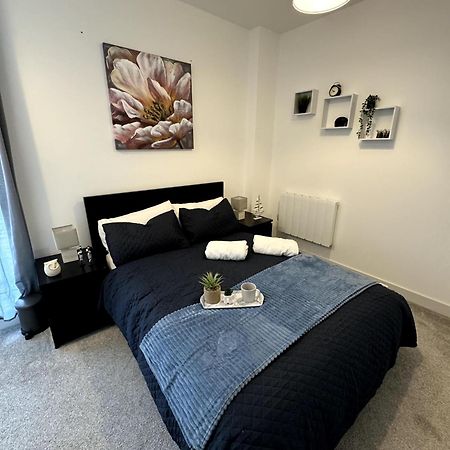 Cozy Bracknell Apartment With Modern Amenities Eksteriør billede