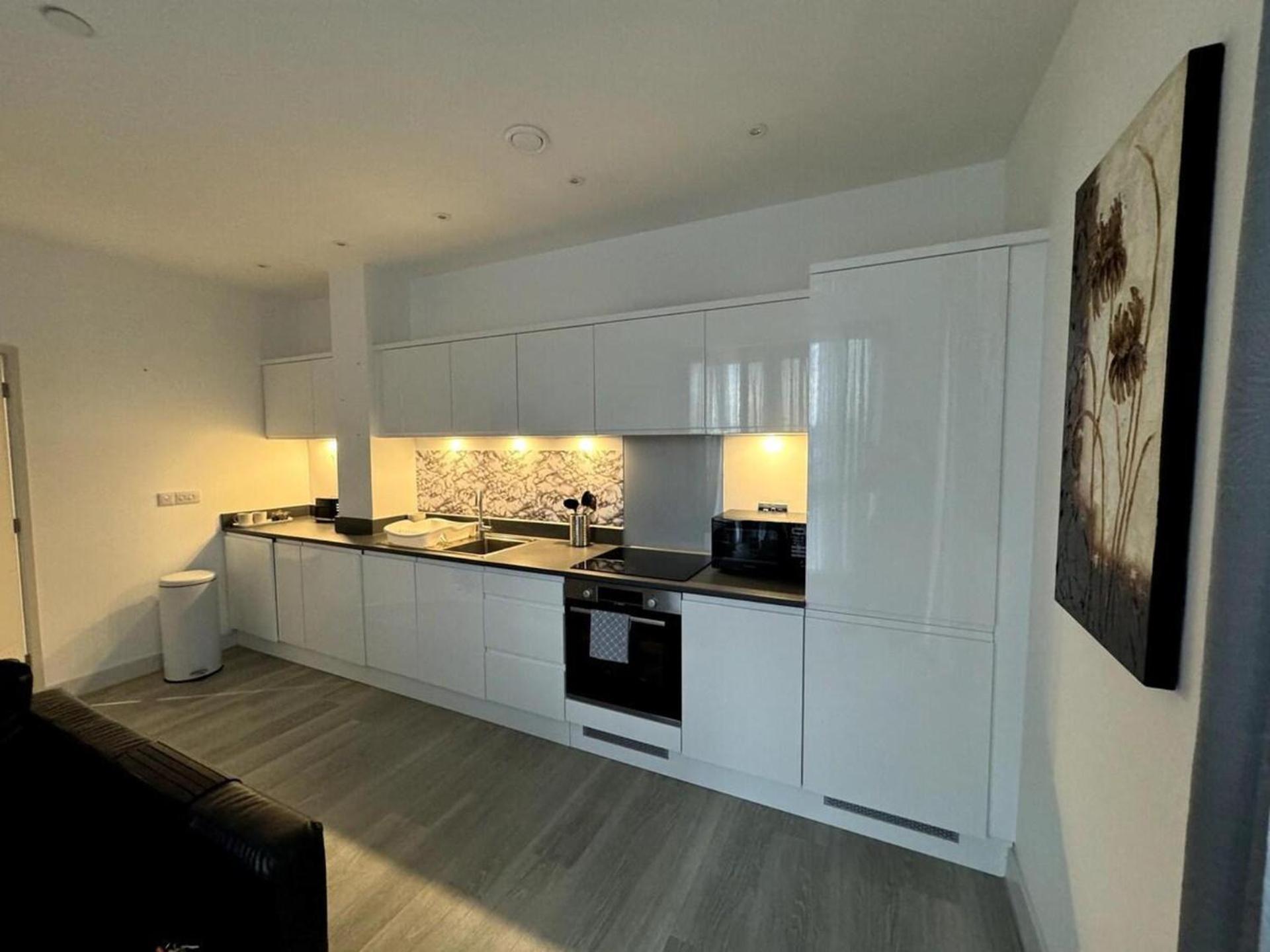 Cozy Bracknell Apartment With Modern Amenities Eksteriør billede